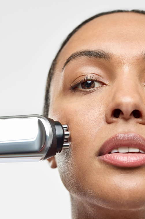 INDIBA-gezichtsbehandeling: voordelen en RF-alternatieven voor thuisgebruik