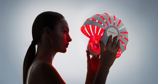 Hoe de gezondheid van uw hoofdhuid de haargroei beïnvloedt: Expert tips voor voller en sterker haar met roodlichttherapie