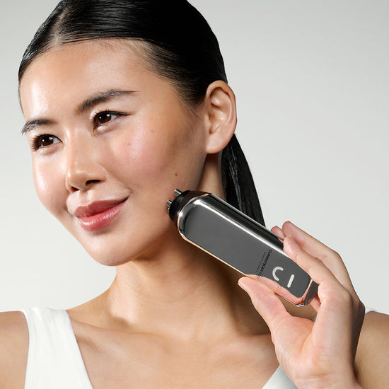 CurrentBody Skin Radiofrequentie Microneedling Behandeling